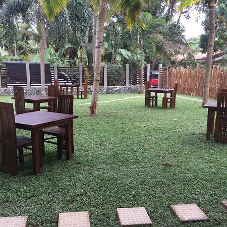 Bay Hiriketiya Hotel Dikwella Bagian luar foto