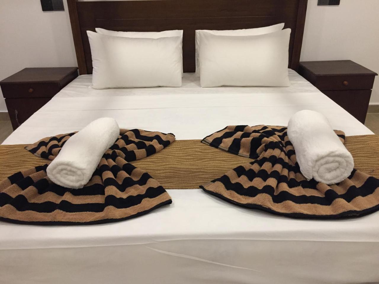 Bay Hiriketiya Hotel Dikwella Bagian luar foto