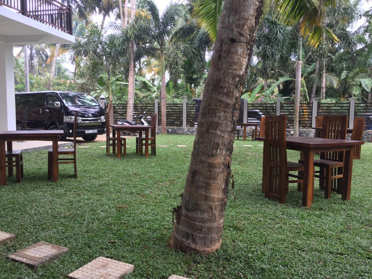 Bay Hiriketiya Hotel Dikwella Bagian luar foto