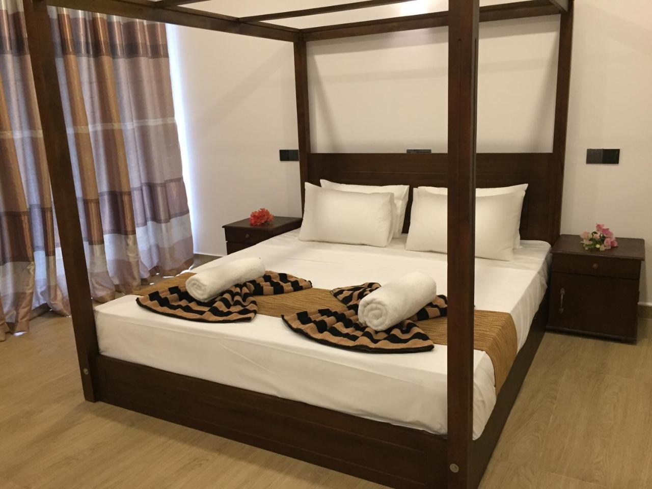 Bay Hiriketiya Hotel Dikwella Bagian luar foto