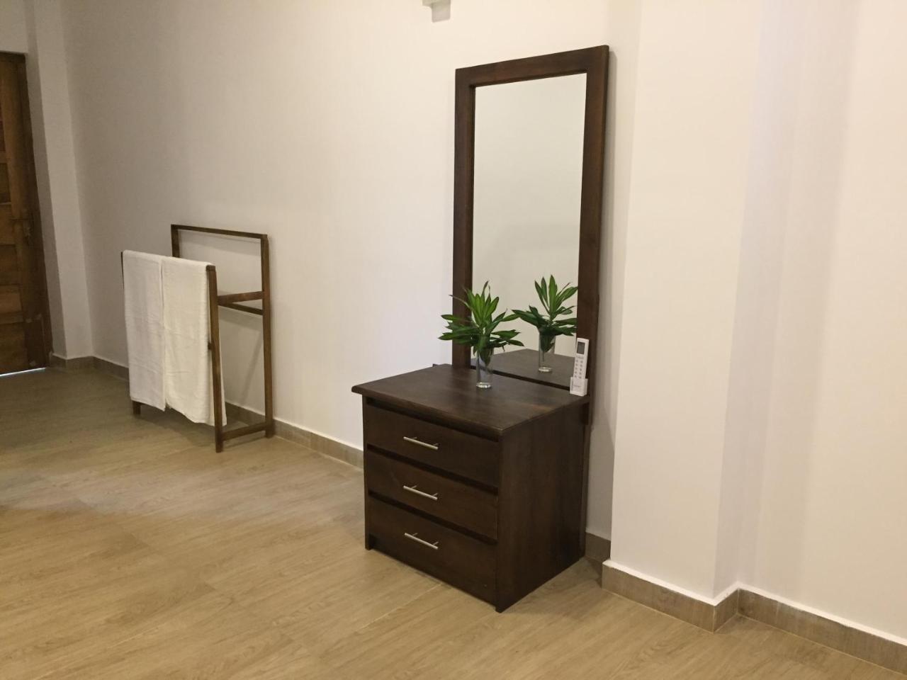 Bay Hiriketiya Hotel Dikwella Bagian luar foto