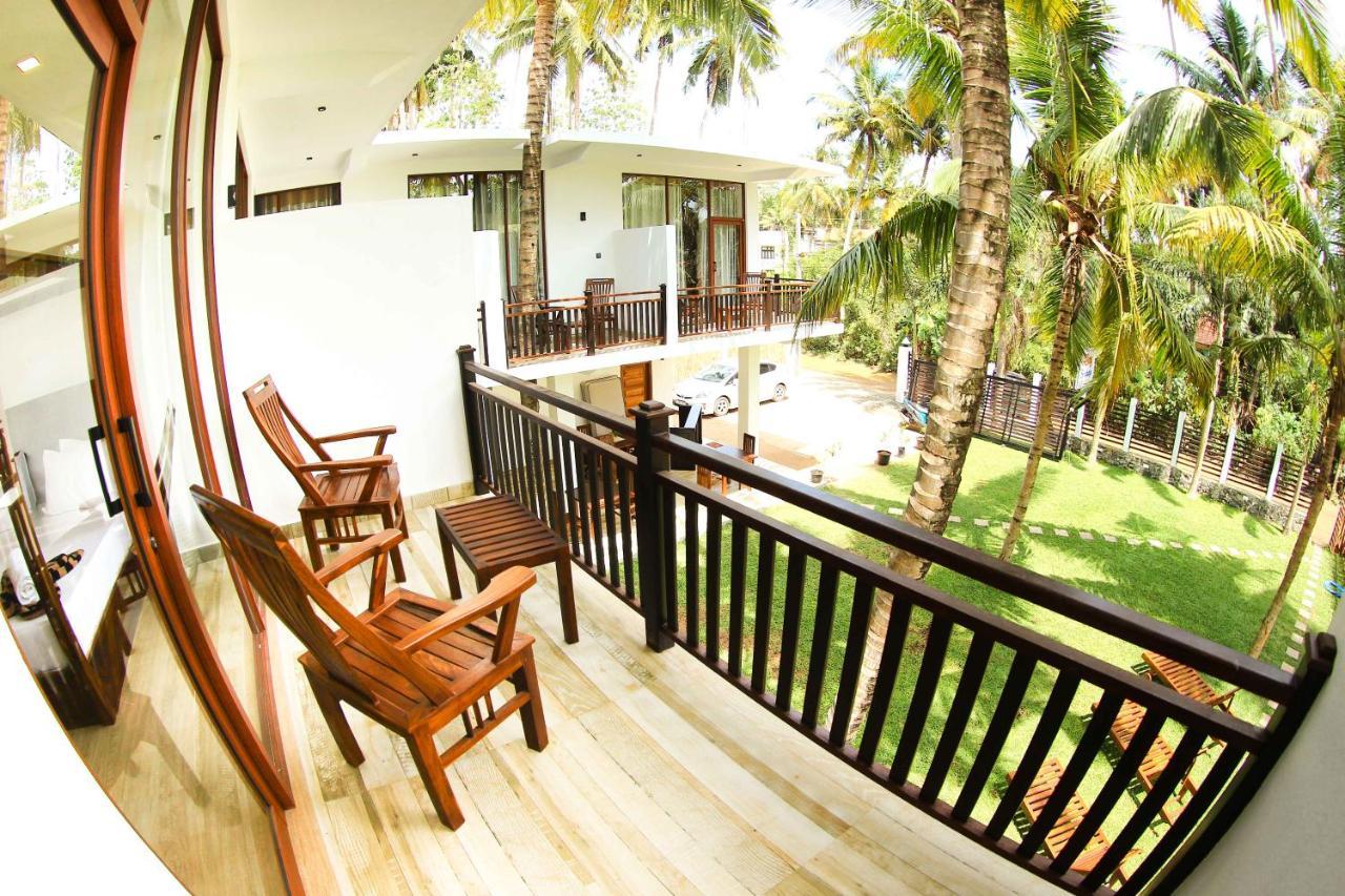Bay Hiriketiya Hotel Dikwella Bagian luar foto