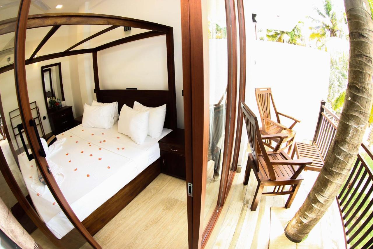 Bay Hiriketiya Hotel Dikwella Bagian luar foto