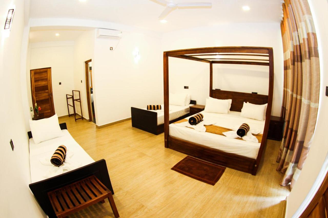 Bay Hiriketiya Hotel Dikwella Bagian luar foto