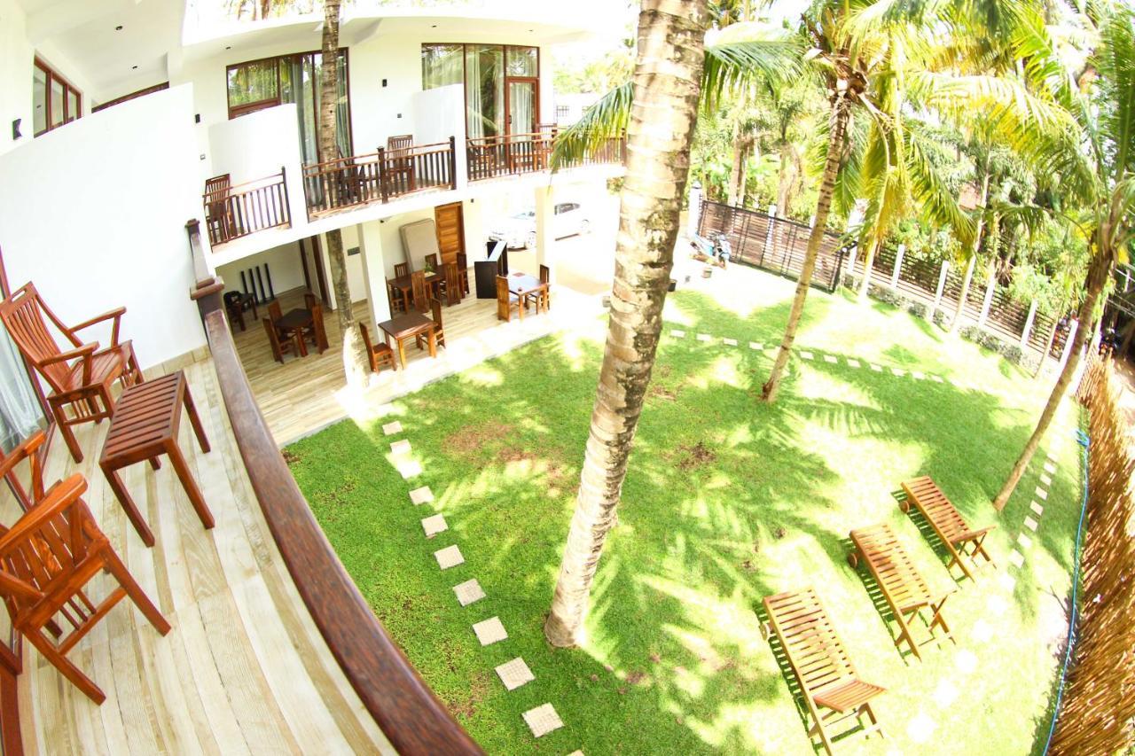 Bay Hiriketiya Hotel Dikwella Bagian luar foto