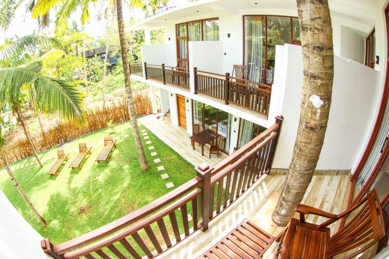 Bay Hiriketiya Hotel Dikwella Bagian luar foto