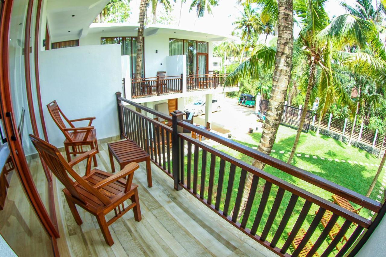 Bay Hiriketiya Hotel Dikwella Bagian luar foto