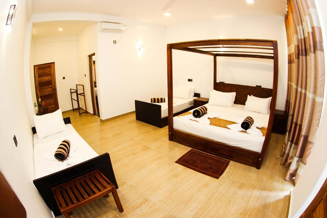 Bay Hiriketiya Hotel Dikwella Bagian luar foto