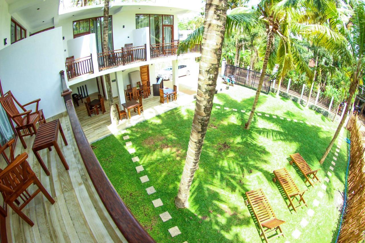 Bay Hiriketiya Hotel Dikwella Bagian luar foto